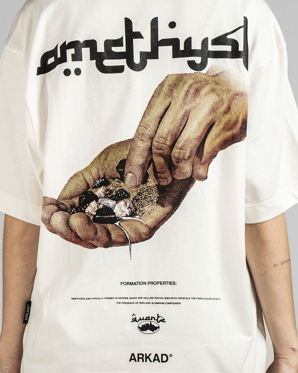 Tshirt Quartz Amethyst Manos Espalda - Bone