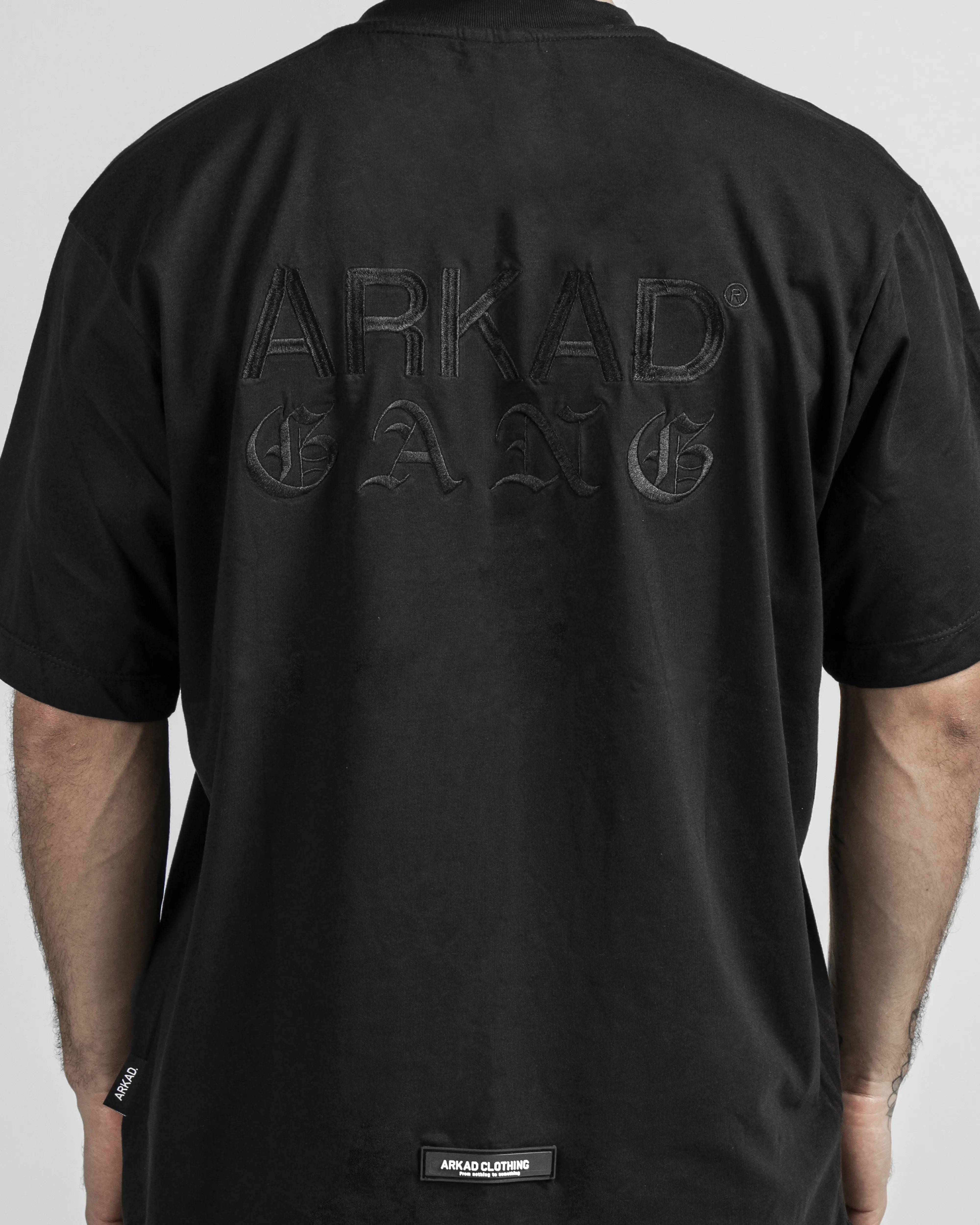 Tshirt Arkad Gang - Negra Bordado Negro