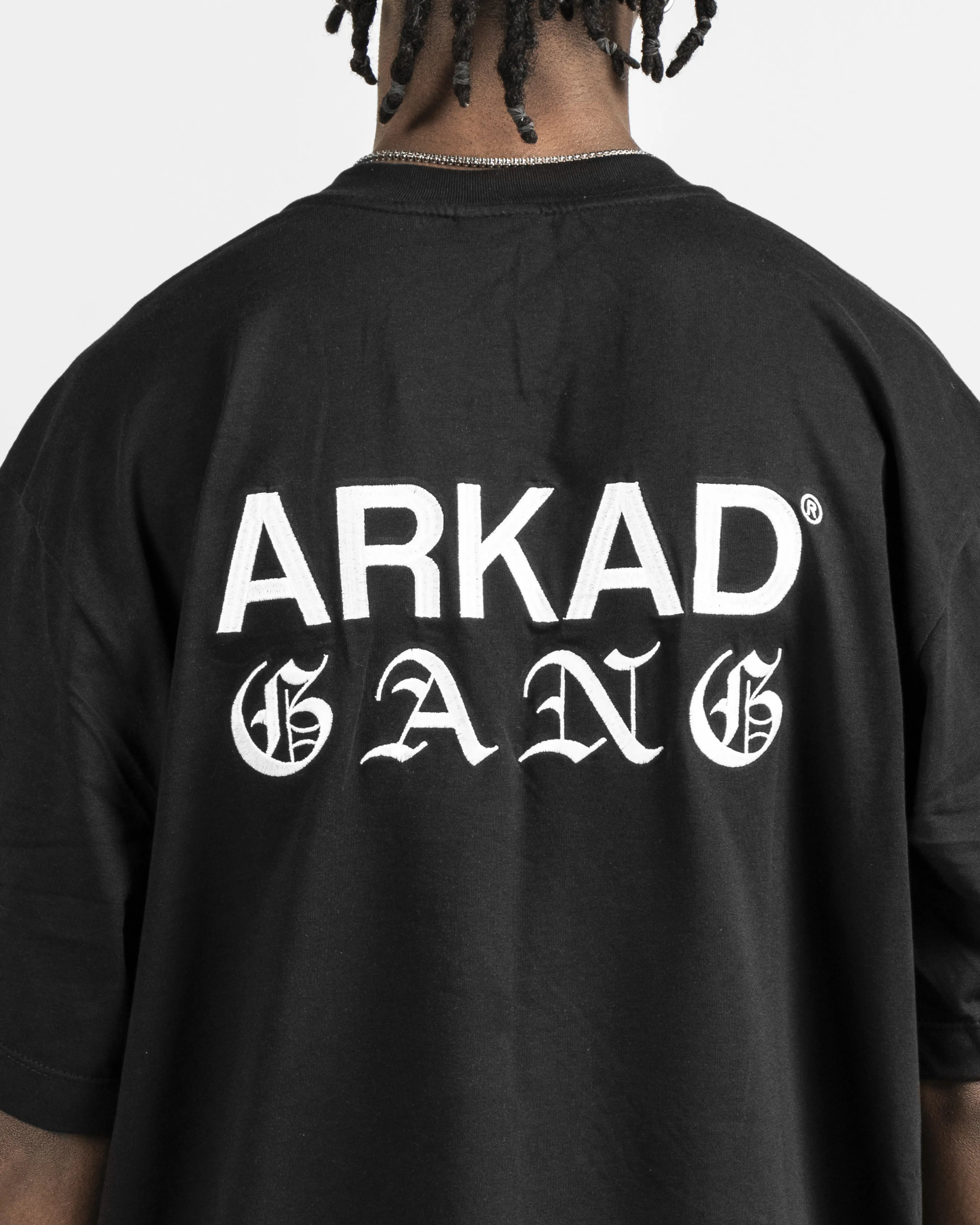 Tshirt Arkad Gang - Negra Bordado Blanco