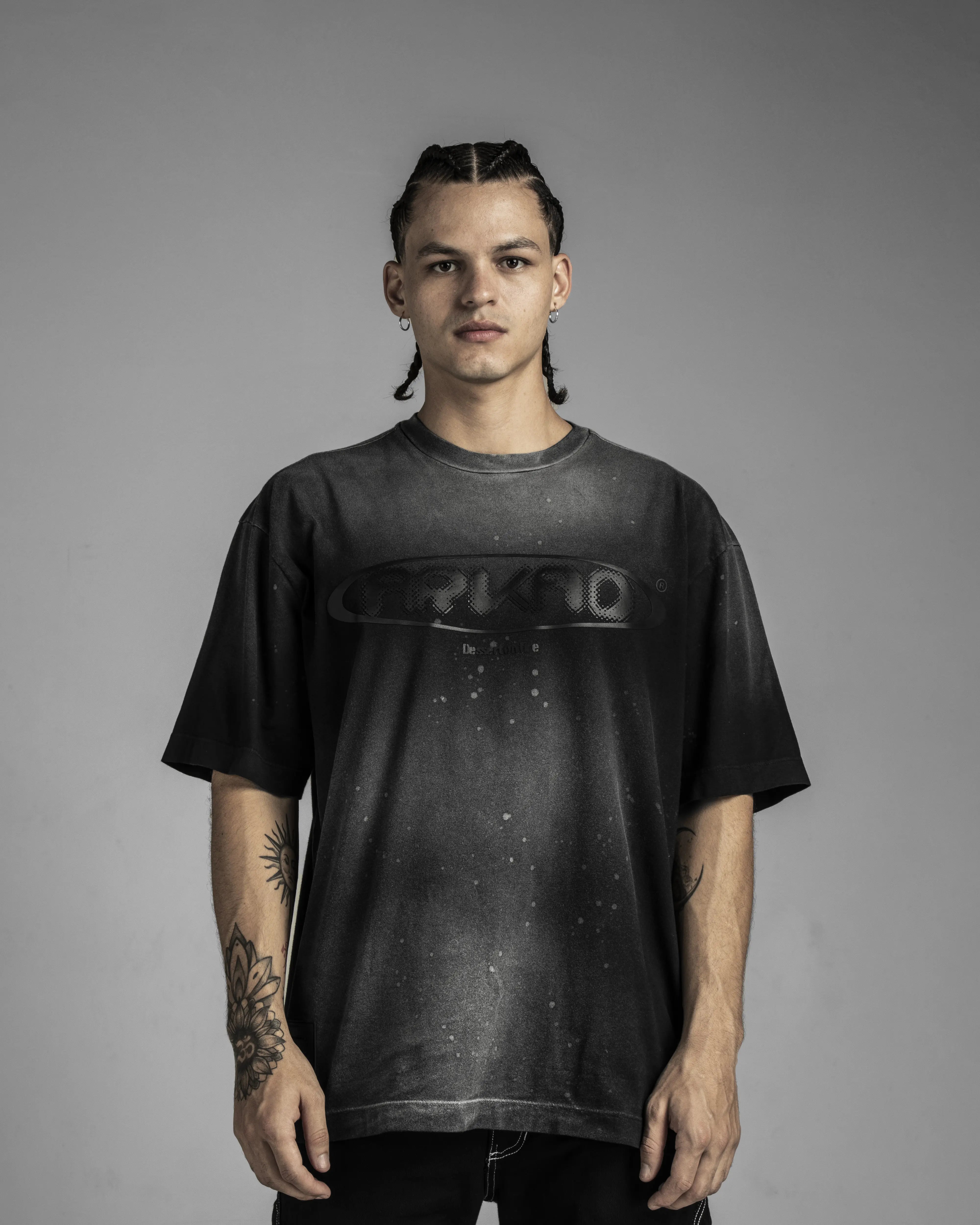 Washed Tshirt Negra Arkad Ovalo