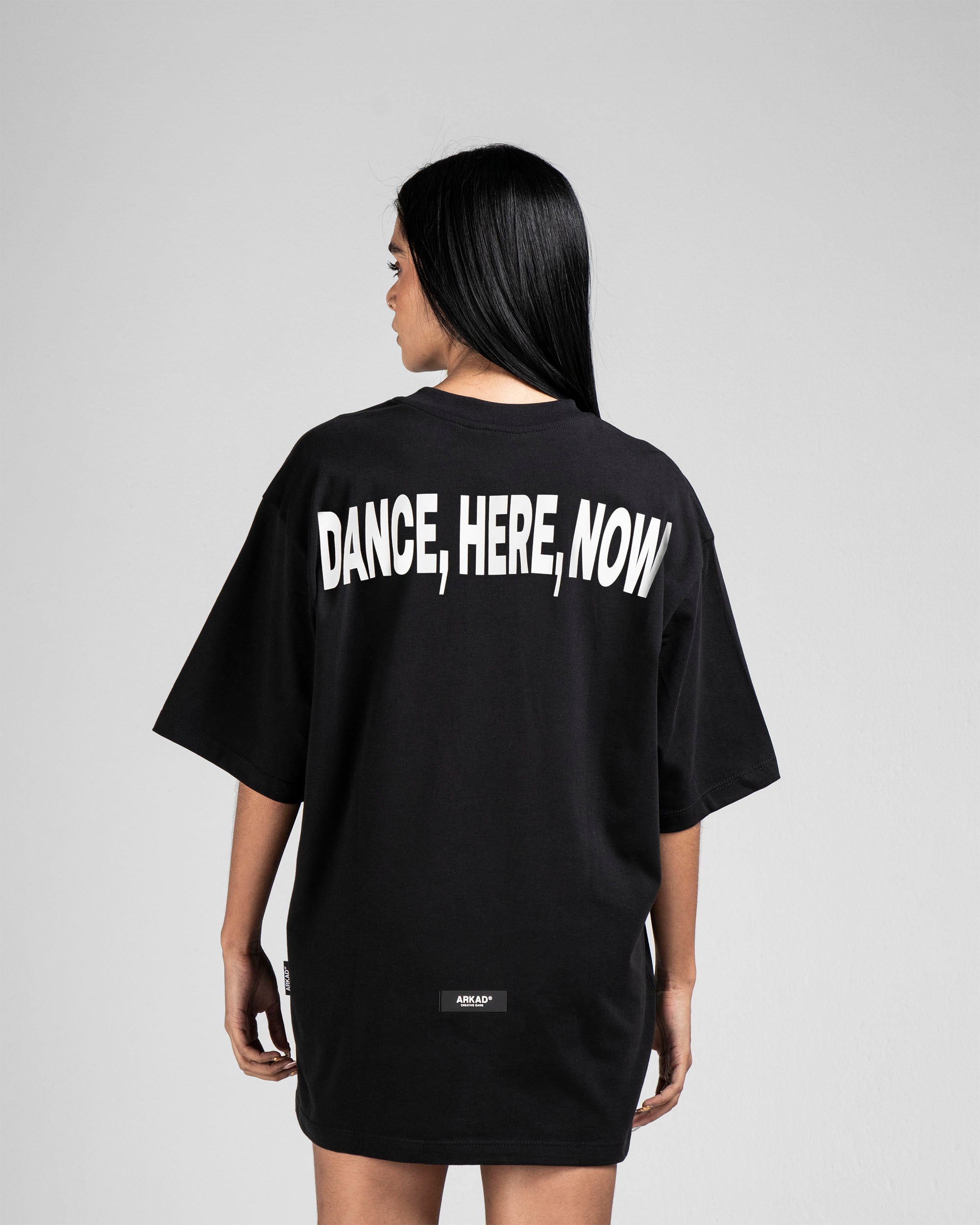 Tshirt Negra Dance Here Now