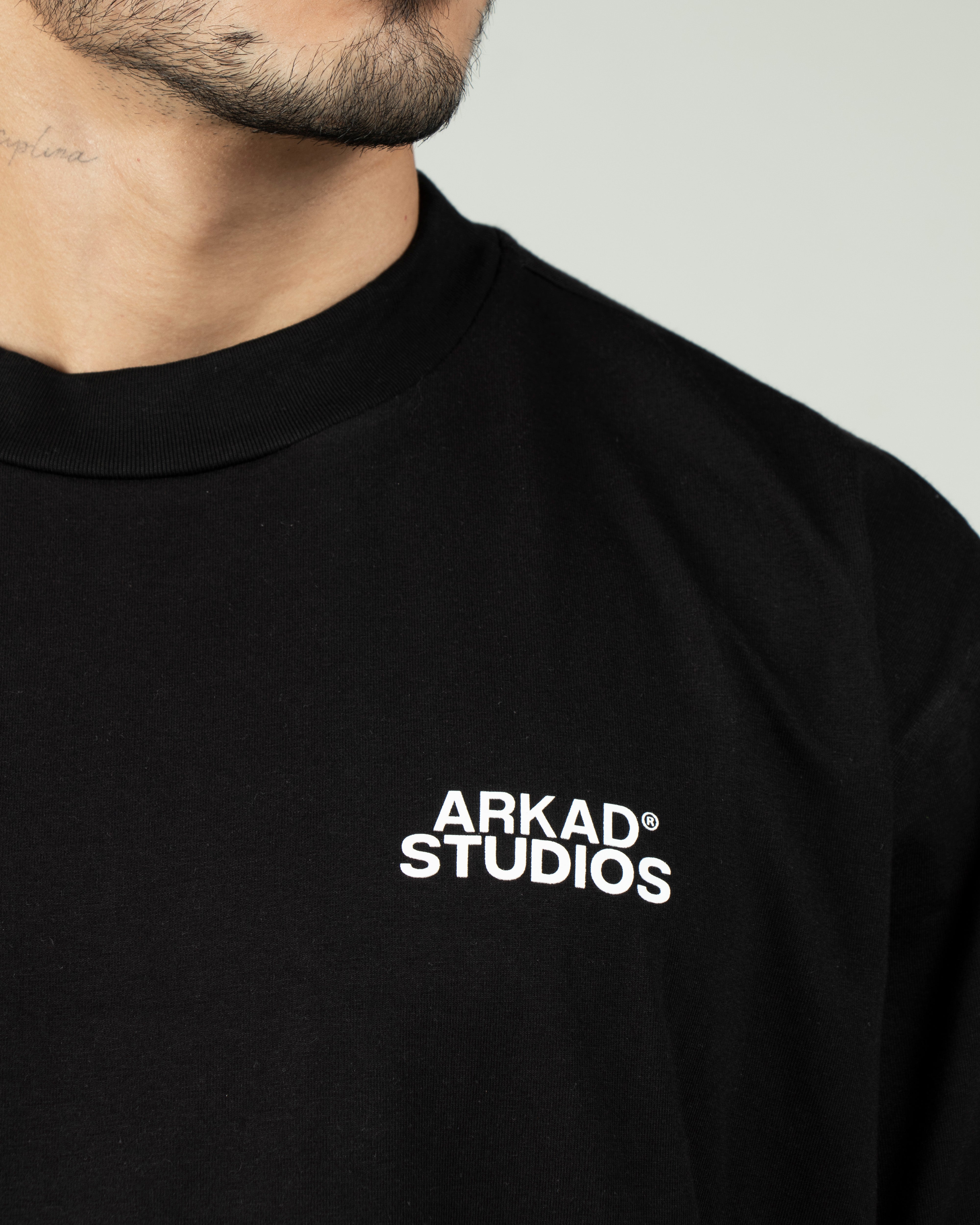 Tshirt Negra Arkad Studios